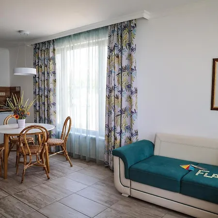 Konukevi Flora 4*