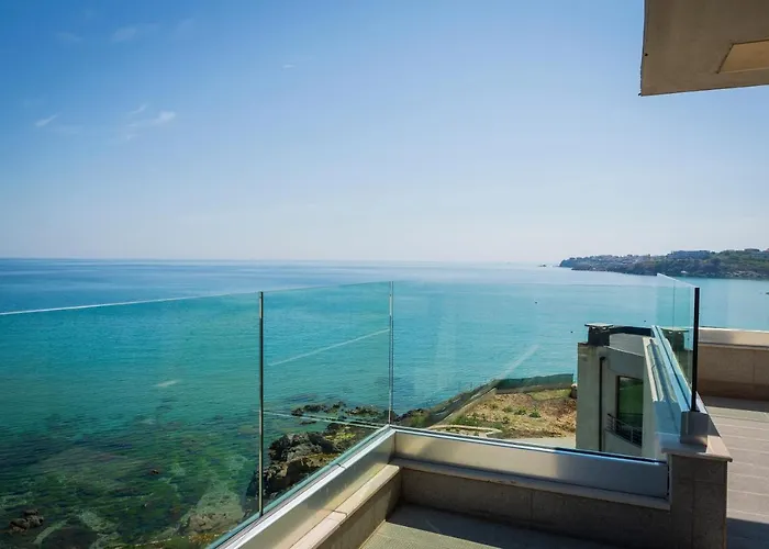 Flora 게스트하우스 4*