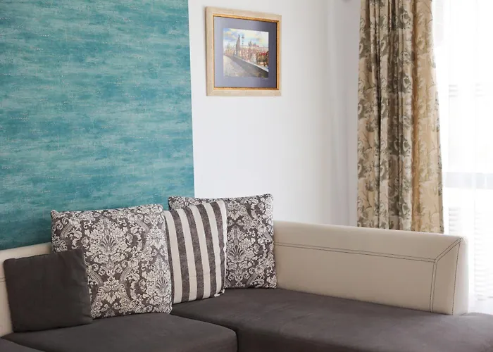 Flora 게스트하우스 4*